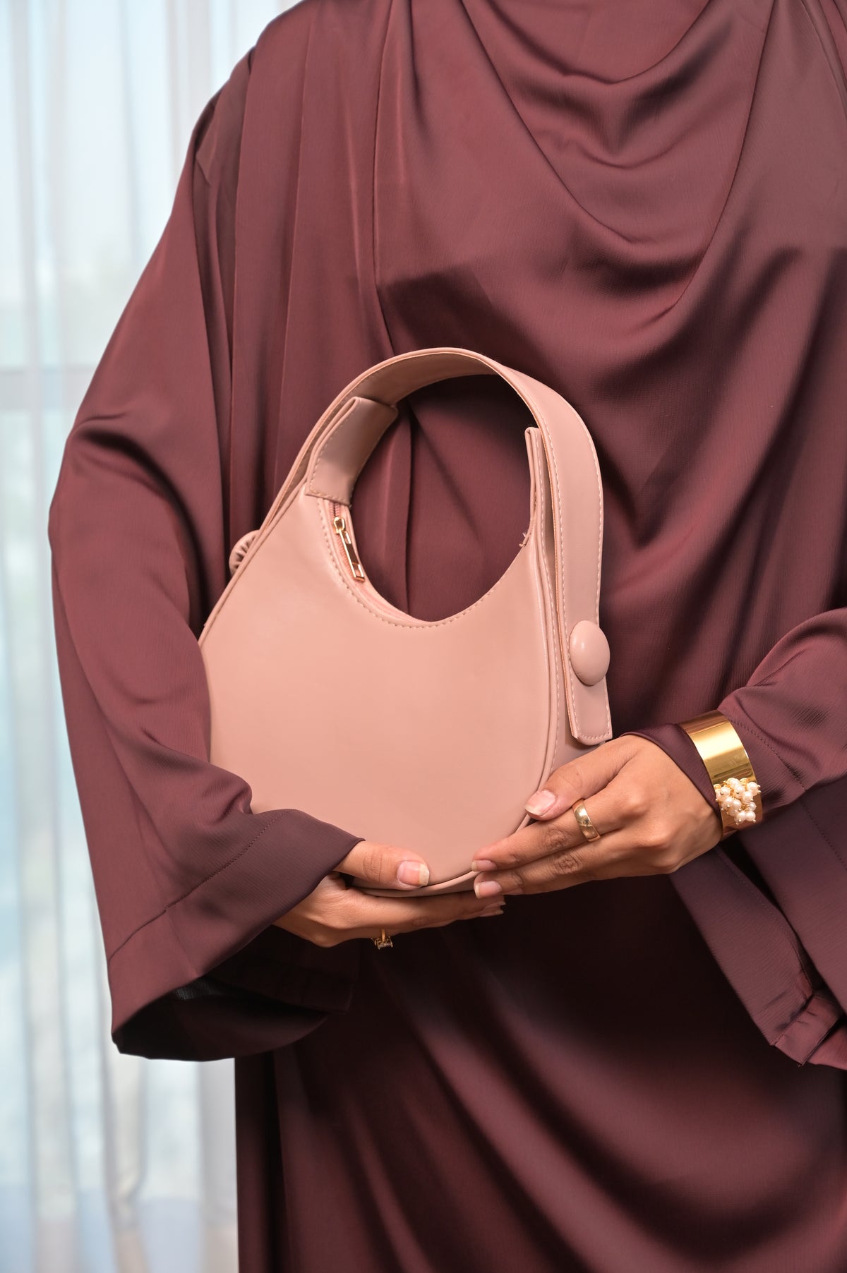 HOBO Half-Moon Pink